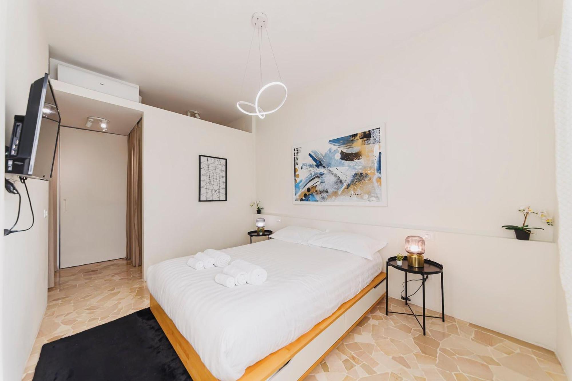 Luminoso Apt In Porta Venezia Milan Bagian luar foto